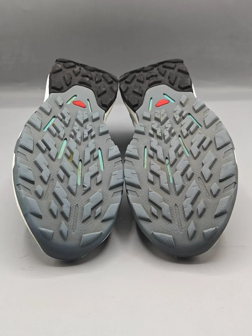 Salomon OUTpulse Shoes Women's 8.5 Gray Trail Running Hiking Sneakers 471531